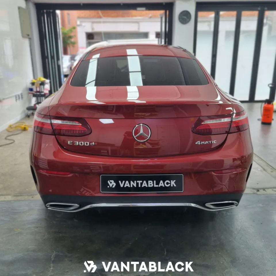 Mercedes-Benz Eクラスクーペのカーラッピング事例|費用目安・仕上がり 施工写真 1-1