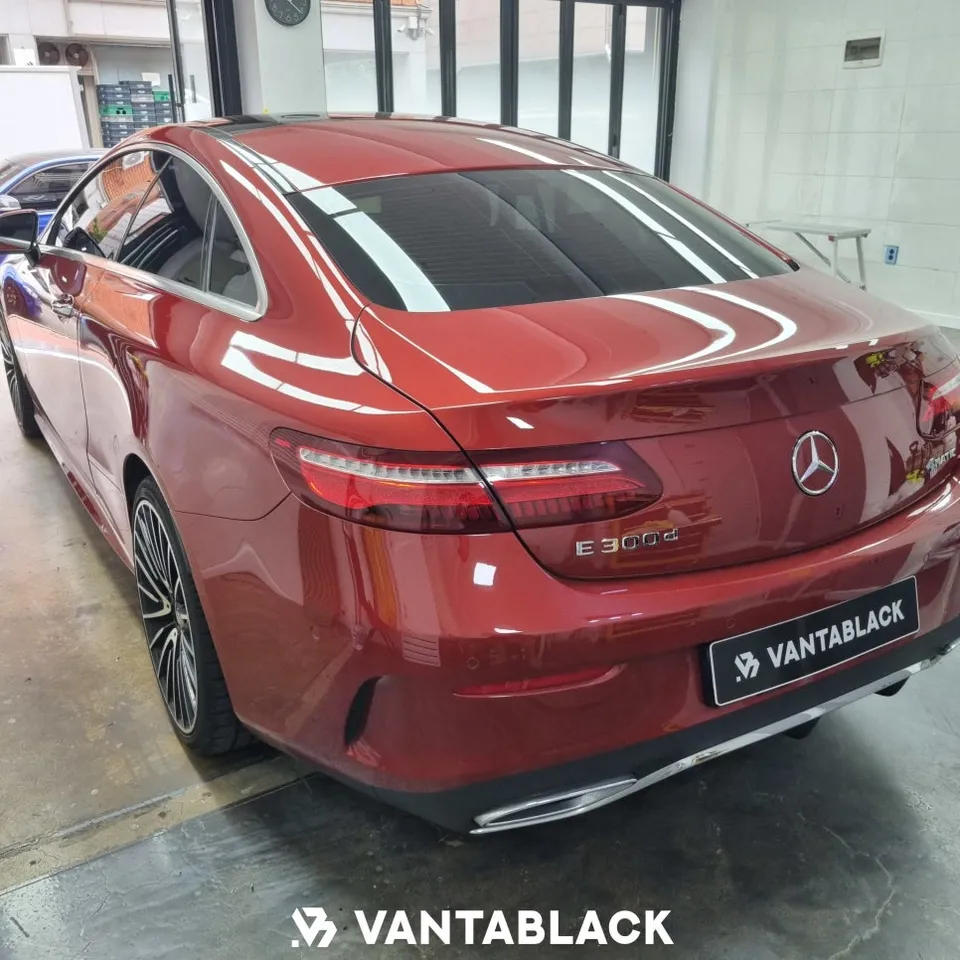 Mercedes-Benz Eクラスクーペのカーラッピング事例|費用目安・仕上がり 施工写真 2-1