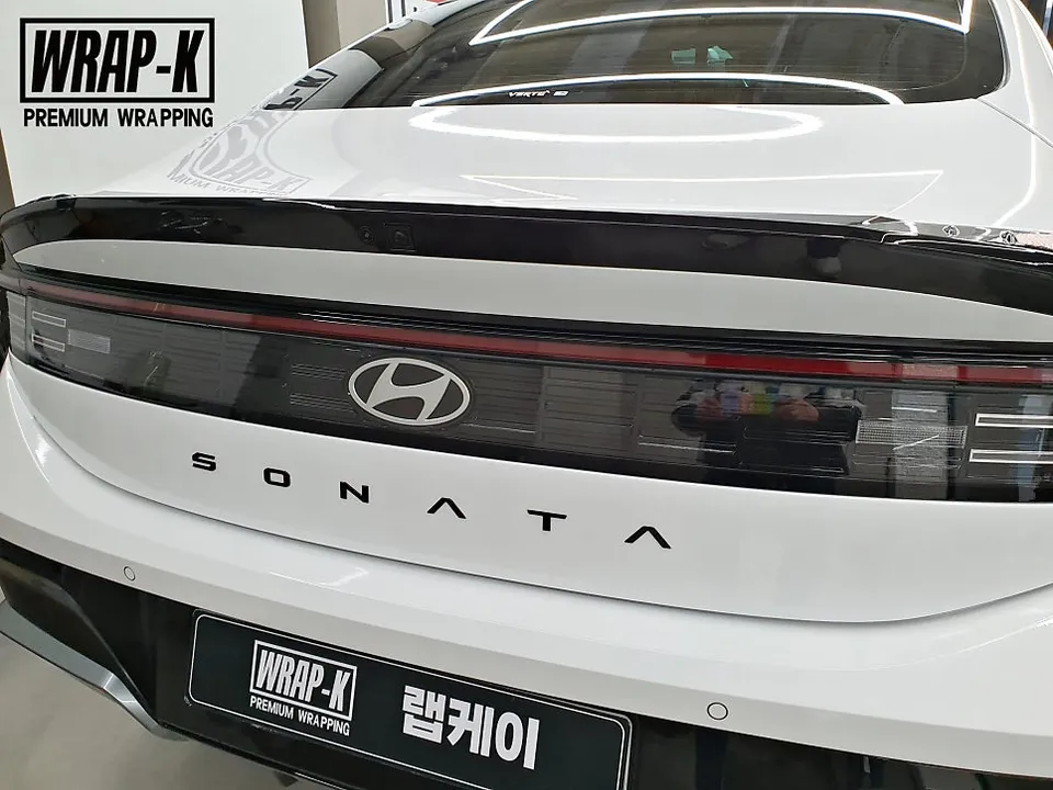 Hyundai Sonata DN8 vinyl wrap - Hyundai Sonata DN8 Vinyl Wrap Review: Chrome Delete for Blackout photo 4