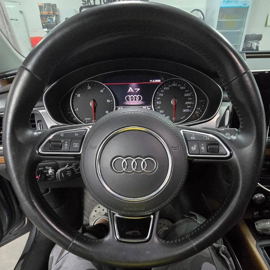 Audi A7 steering wheel - Audi A7 Steering Wheel Customization: R8 Heated Wheel & Sport Ped photo 3