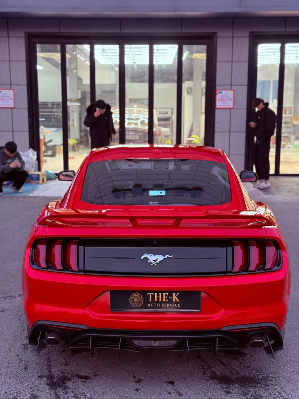 Ford Mustangのカーラッピング事例|費用目安・仕上がり 施工写真 4-2