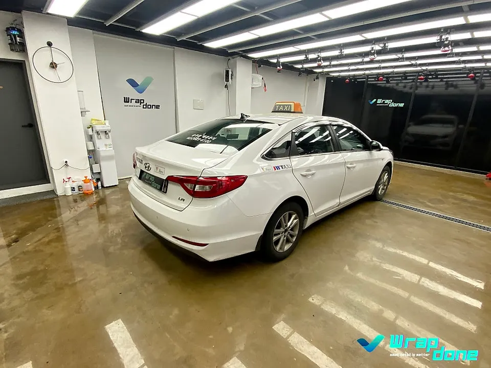 Hyundai Sonata LFのカーラッピング事例|撮影用警察車両風カスタム 施工写真 2-1