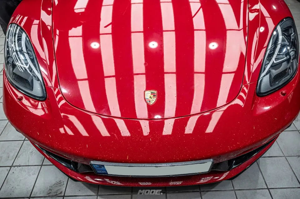ポルシェ 718 Boxster GTSのガラスコーティング事例|費用目安・仕上がり 施工写真 2-2