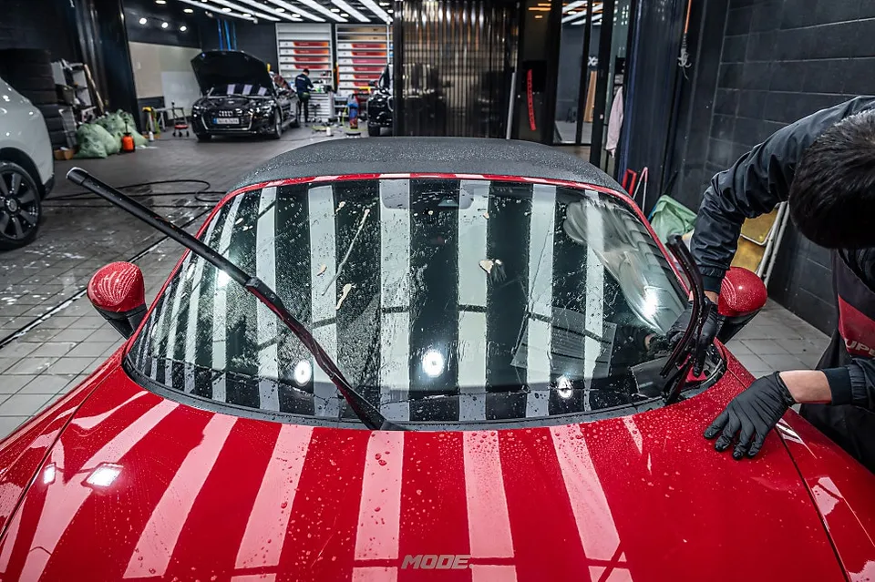 ポルシェ 718 Boxster GTSのガラスコーティング事例|費用目安・仕上がり 施工写真 3-2