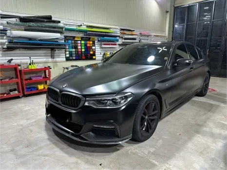 BMW 5 Seriesのカーラッピング事例 施工写真 2-2