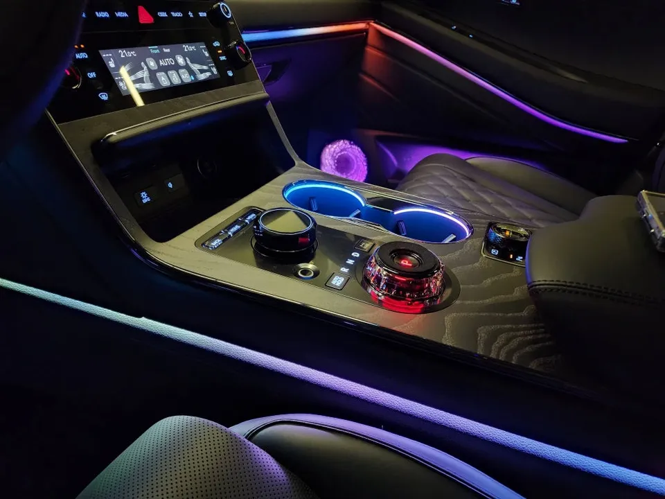 Genesis GV80 ambient lighting installation result