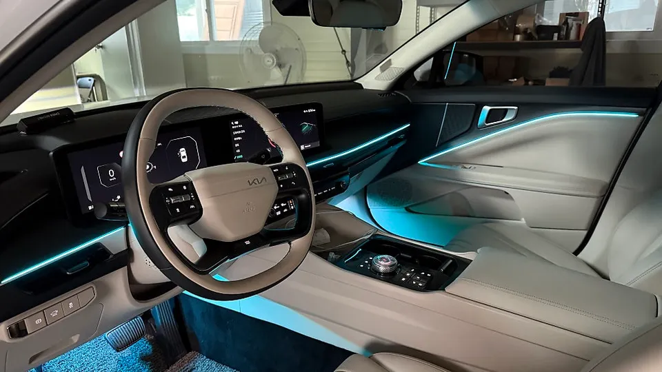 Kia K8 ambient lighting - Kia K8 Ambient Lighting Review: Quality Upgrade photo 4