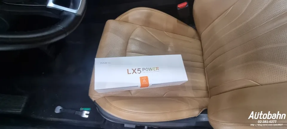 BMW X5のドラレコ取付事例｜韓国での施工例 施工写真 2-1
