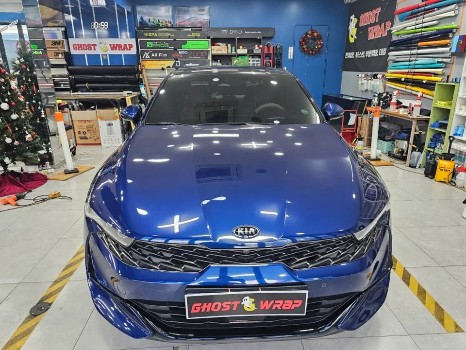 Kia K5 DL3のカーラッピング事例：クローム除去で洗練された印象に 施工写真 1-1