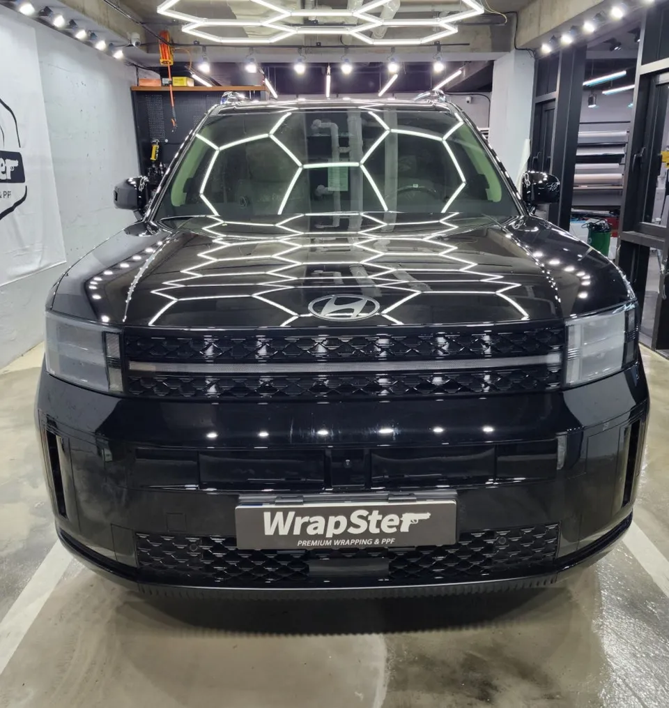 Hyundai Santa Fe MX5 vinyl wrap - Hyundai Santa Fe MX5 Vinyl Wrap Review: Black Pack Cost & Results photo 3
