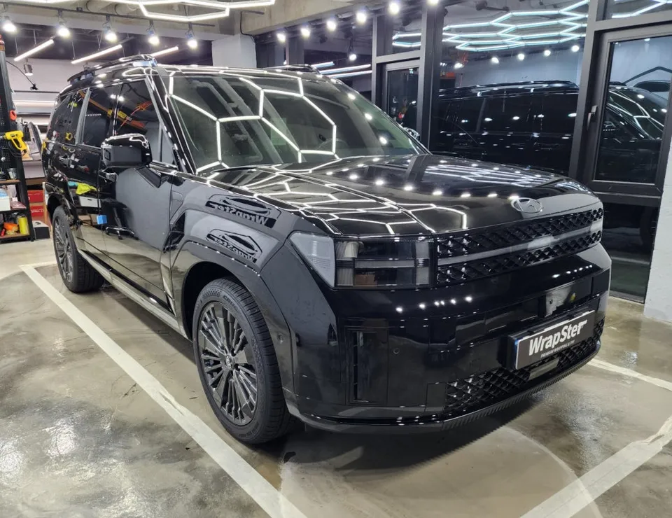 Hyundai Santa Fe MX5 vinyl wrap - Hyundai Santa Fe MX5 Vinyl Wrap Review: Black Pack Cost & Results photo 5