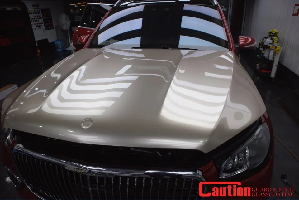 Mercedes-Benz Maybach vinyl wrap - Mercedes-Benz Maybach Vinyl Wrap Review: Two-Tone Luxury photo 5
