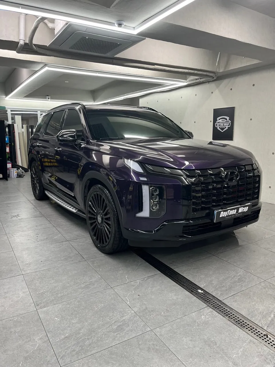 Hyundai Palisadeのカーラッピング事例|費用目安・仕上がり 施工写真 1-3