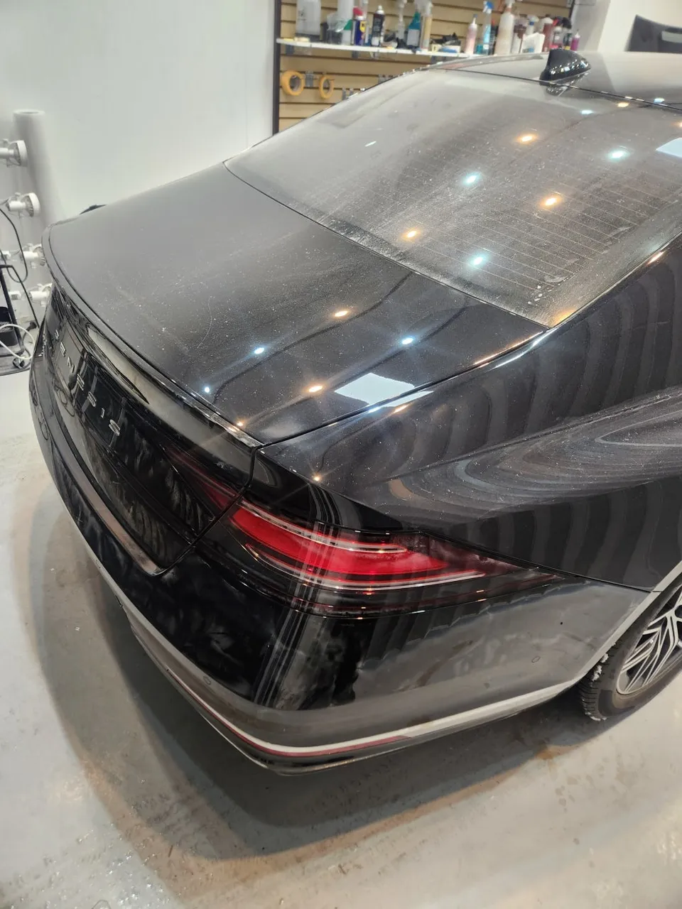Genesis G90のガラスコーティング事例|費用目安と仕上がり 施工写真 3-1
