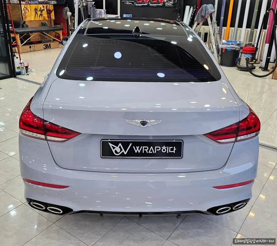Genesis G80のカーラッピング事例|クールグレーで高級感アップ 施工写真 3-3