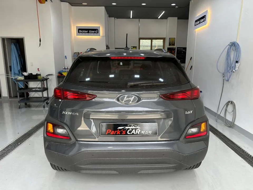Hyundai Konaのカーフィルム施工事例|断熱・紫外線対策 施工写真 3-1