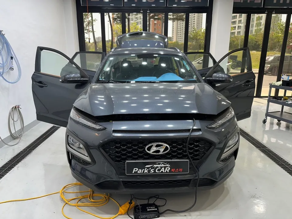 Hyundai Konaのカーフィルム施工事例|断熱・紫外線対策 施工写真 2-3