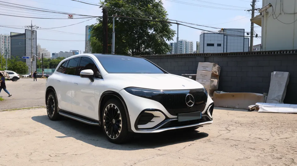 Mercedes-Benz EQS SUV 580 body kit - Mercedes-Benz EQS 580 Body Kit Upgrade Review photo 3