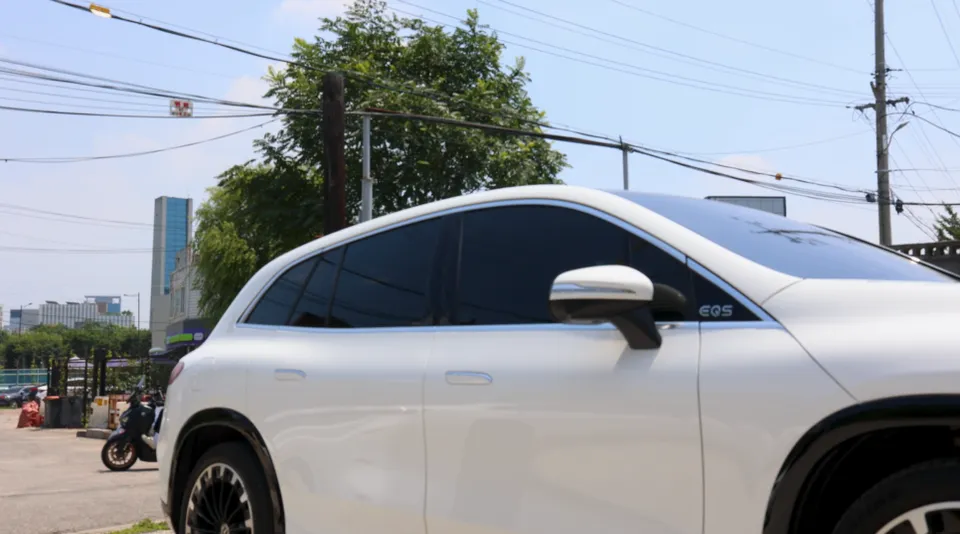 Mercedes-Benz EQS SUV 580 body kit - Mercedes-Benz EQS 580 Body Kit Upgrade Review photo 4
