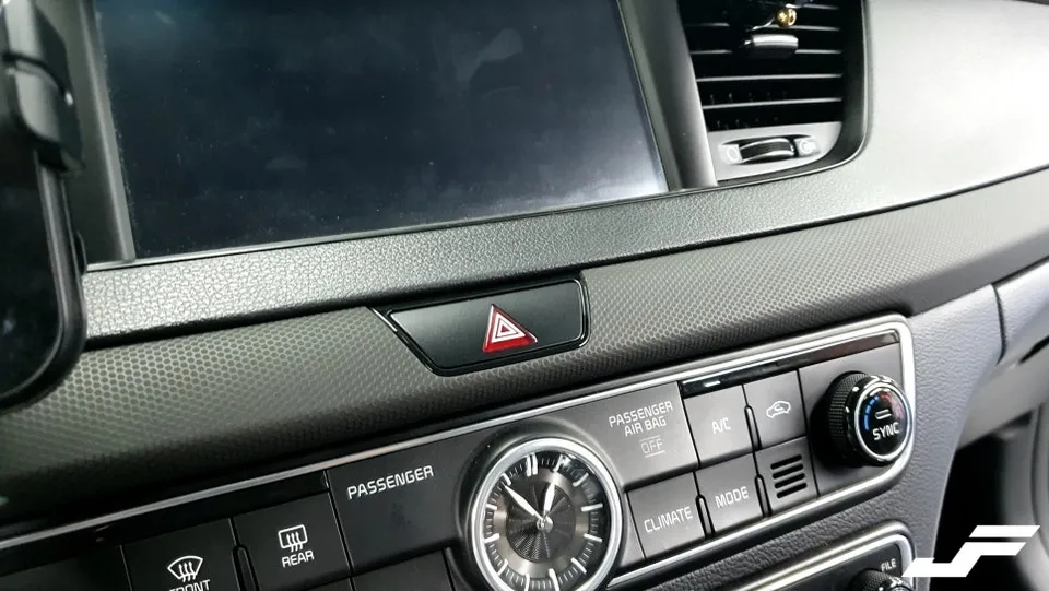 Kia K7 vinyl wrap - Kia K7 Vinyl Wrap Review: Interior Trim Upgrade photo 7