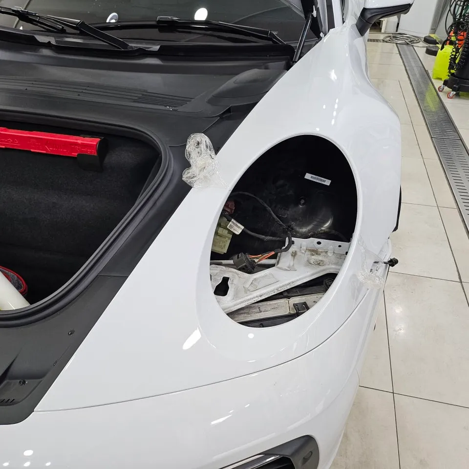 ポルシェ 911 カレラ PPF再施工事例｜費用目安と仕上がり 施工写真 2-3
