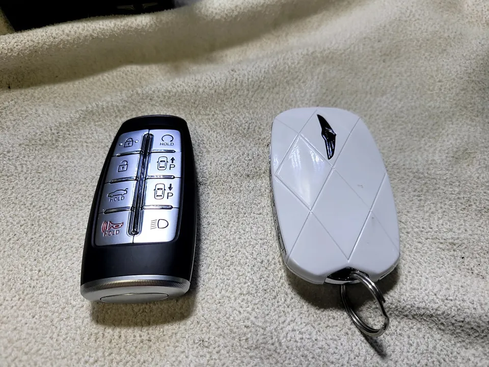 Genesis G80 RG3 OEM Options Review — Enhanced Key Functionality