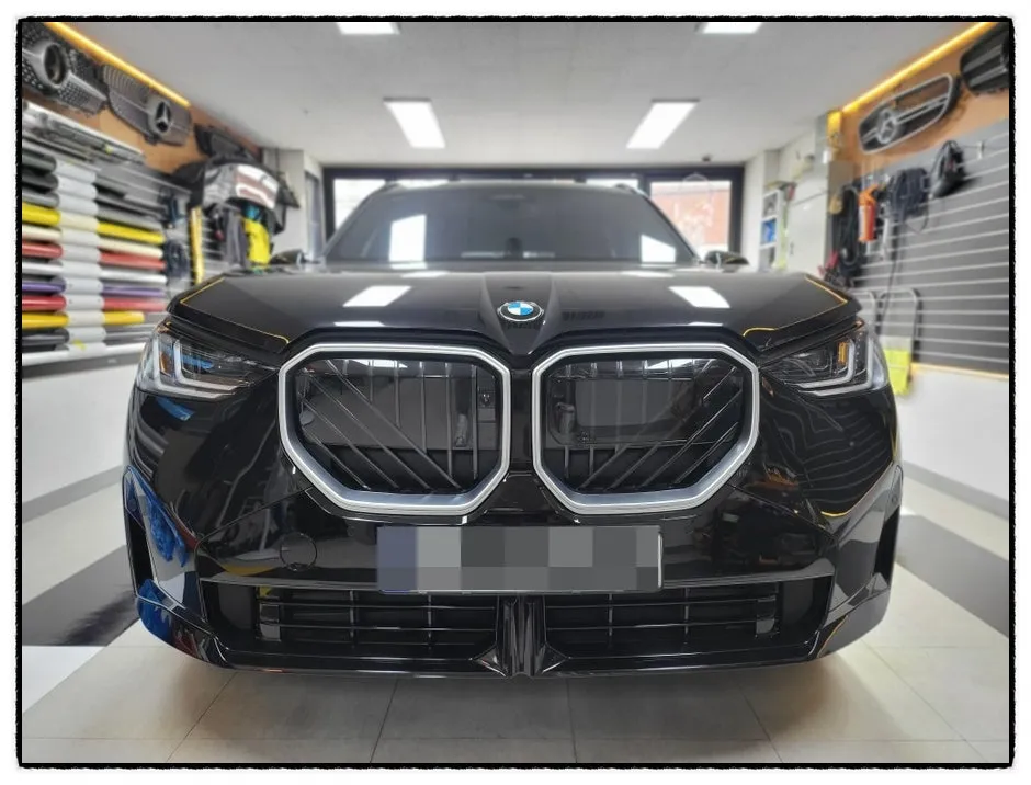 BMW X3のカーラッピング事例|費用目安・仕上がり 施工写真 3-1