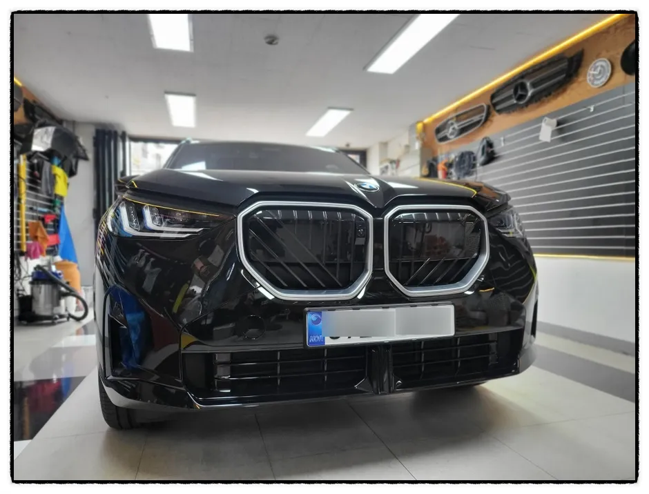 BMW X3のカーラッピング事例|費用目安・仕上がり 施工写真 1-3