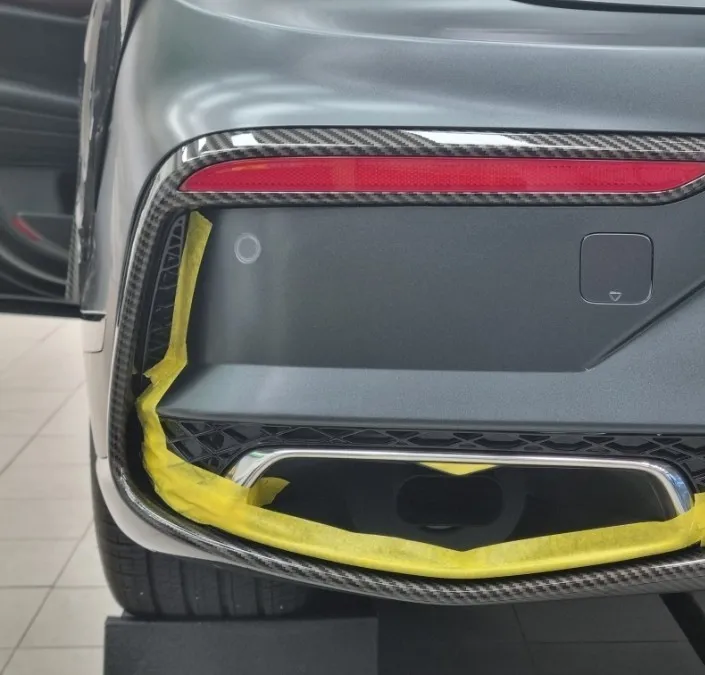 Genesis G80のカーラッピング事例|費用目安・仕上がり 施工写真 3-3
