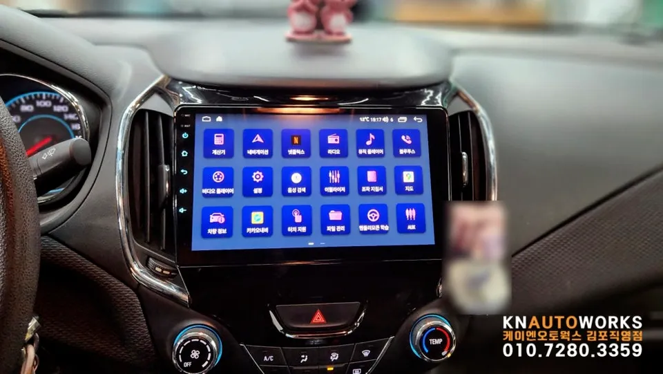 Chevrolet CruzeのAndroid Auto・CarPlay取付事例 施工写真 4