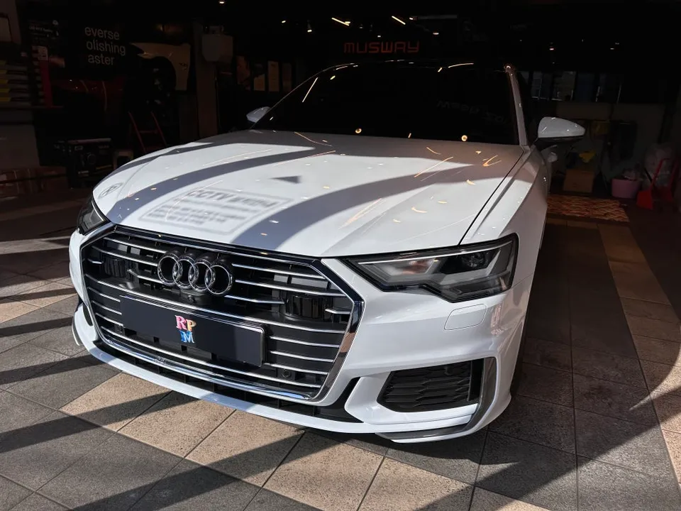 Audi A6 Ambient Lighting Review: Enhanced Interior LEDs