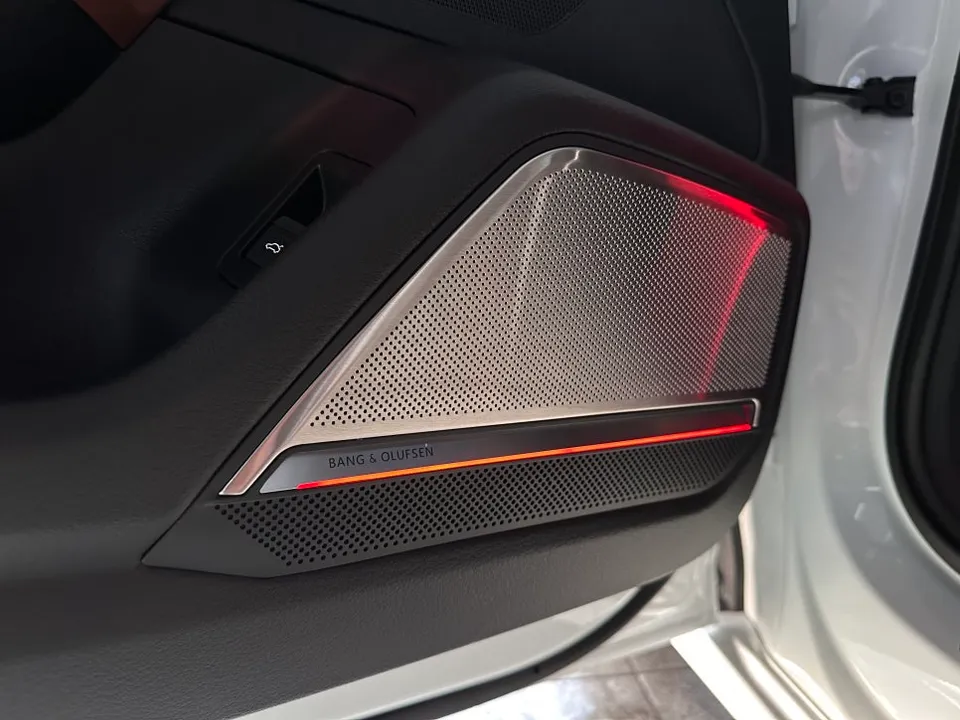 Audi A6 C8 ambient lighting - Audi A6 Ambient Lighting Review: Enhanced Interior LEDs photo 3