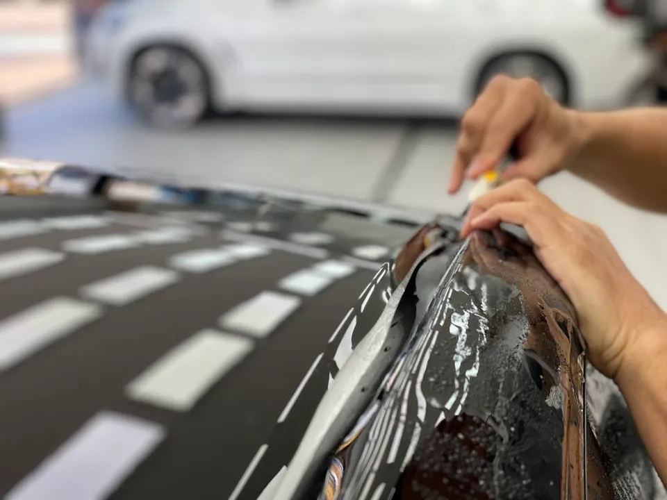 Kia K3のカーラッピング事例|高光沢ブラックPPF 施工写真 3-3