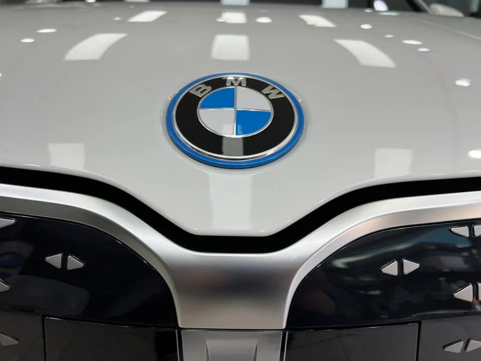 BMW iX1のPPF施工事例|費用目安と仕上がり 施工写真 2-2