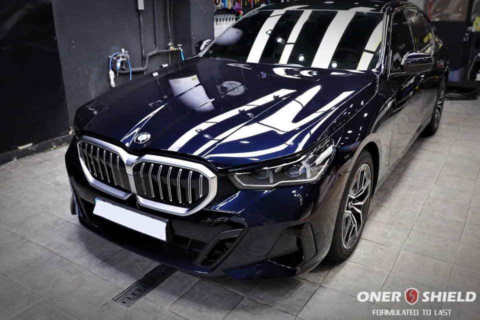 BMW 5 Series G60 グリルラッピング事例｜高級感アップ 施工写真 3-1