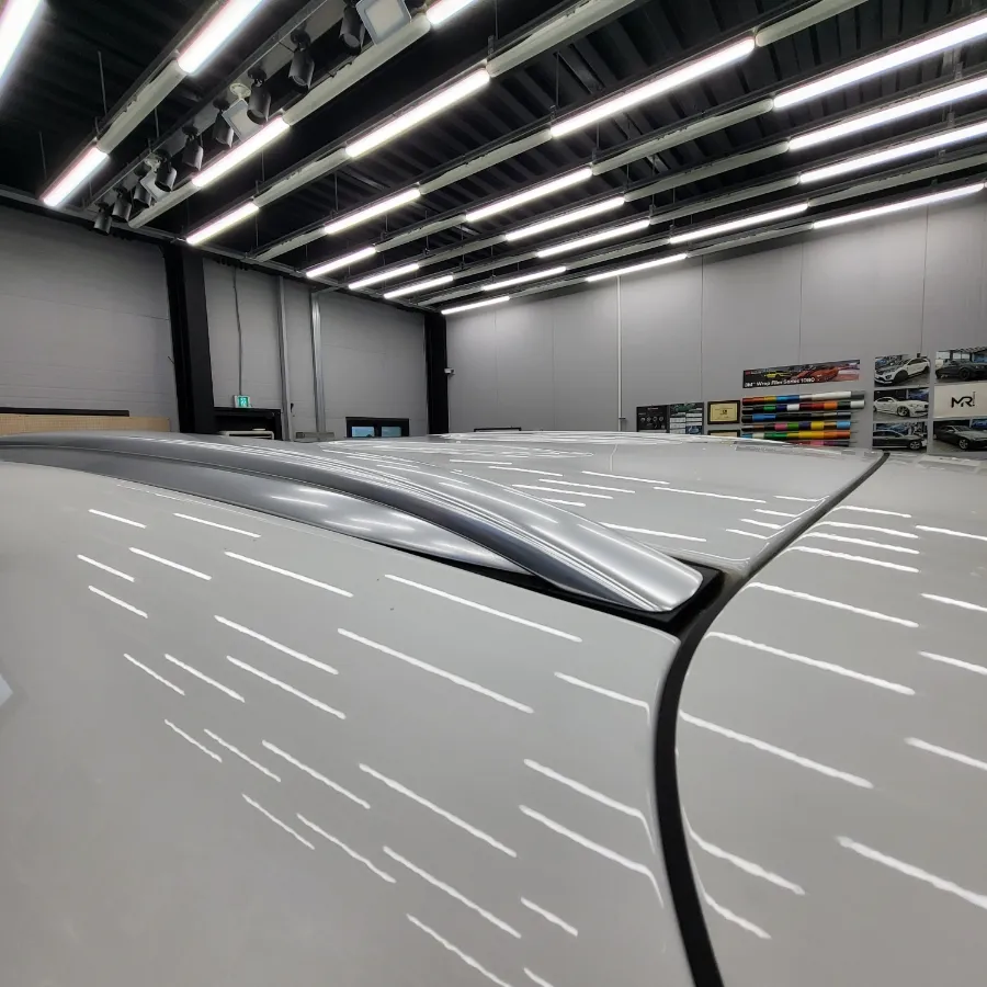 Mercedes-Benz GLCのカーラッピング事例 施工写真 2-2
