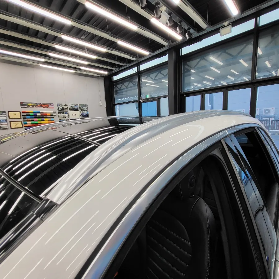 Mercedes-Benz GLCのカーラッピング事例 施工写真 3-2