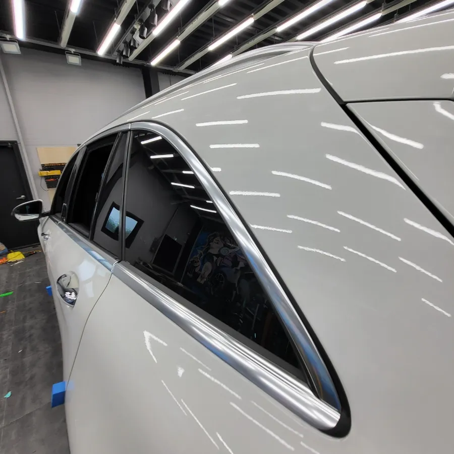 Mercedes-Benz GLCのカーラッピング事例 施工写真 1-3