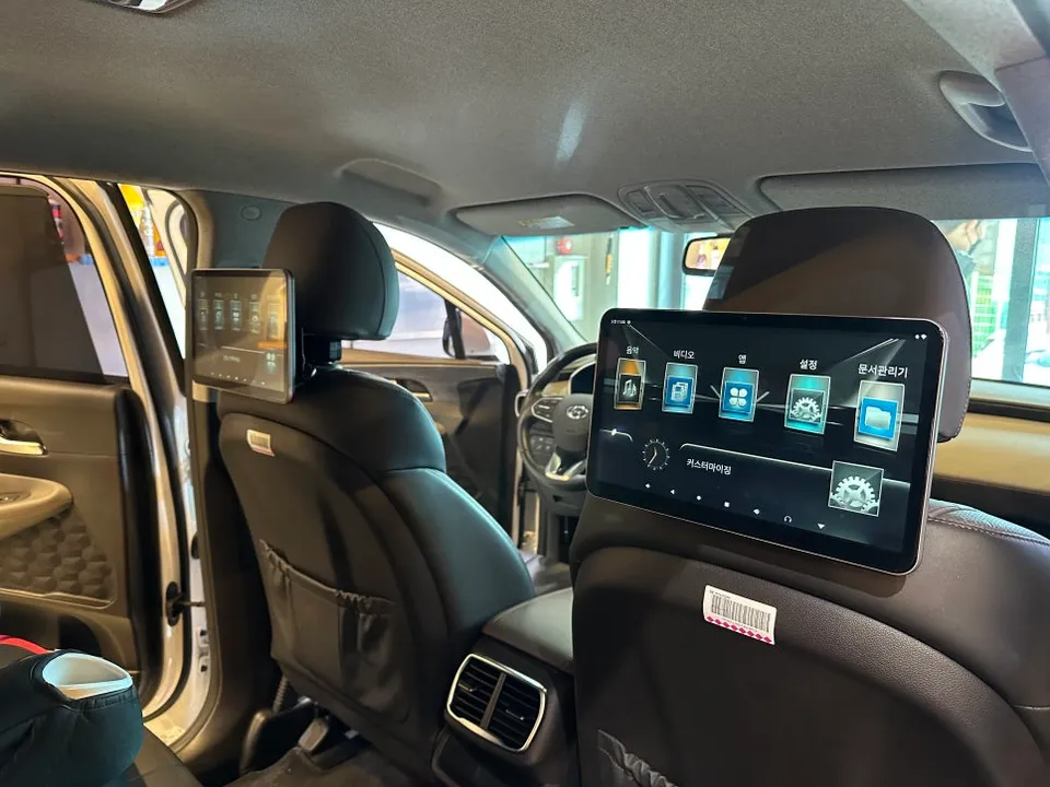 Hyundai Santa Fe oem options - Hyundai Santa Fe OEM Options Review - Enhanced Rear Seat Entertai photo 5