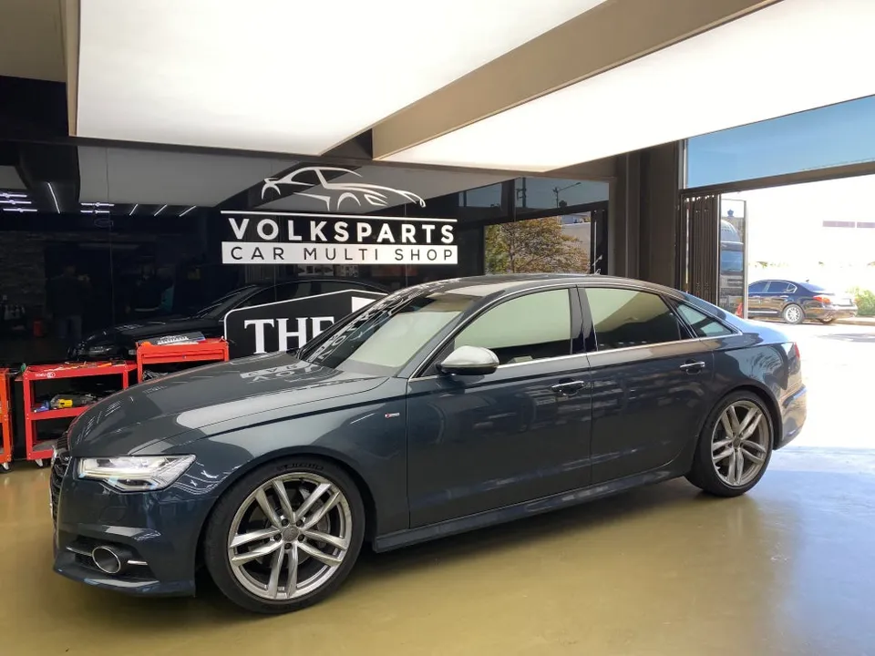 Audi A6のAndroid Auto・CarPlay取付事例 写真