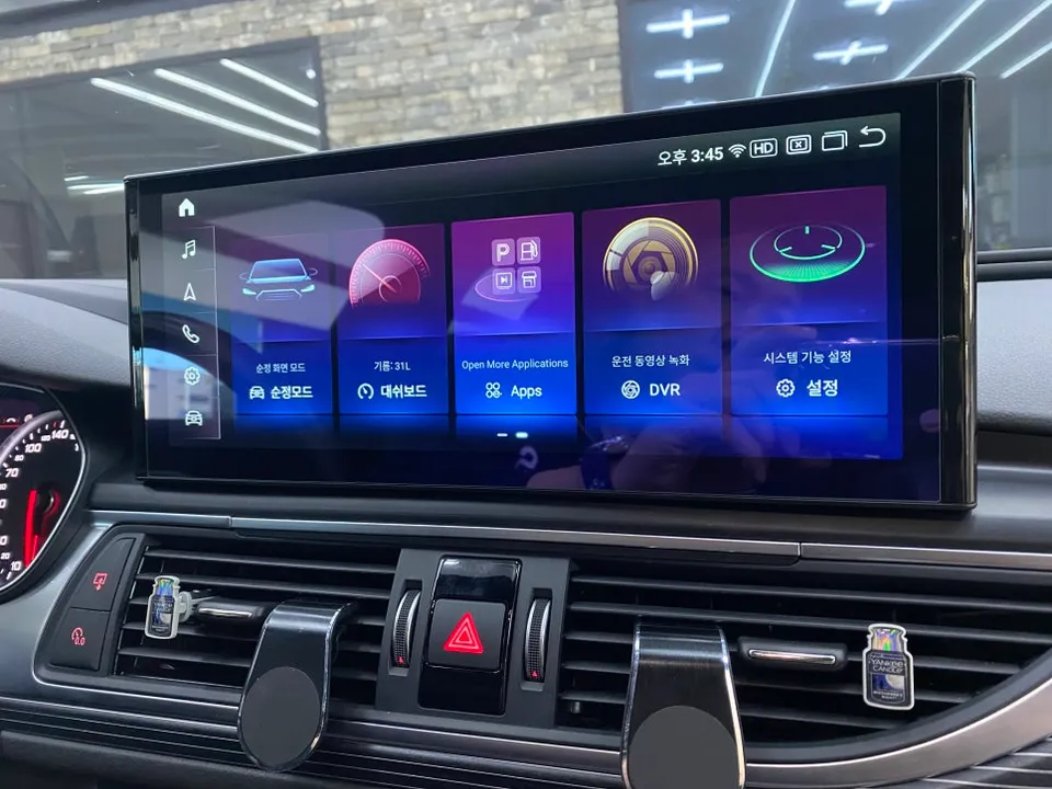 Audi A6のAndroid Auto・CarPlay取付事例 施工写真 4-1