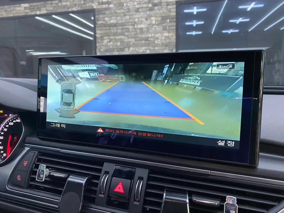 Audi A6のAndroid Auto・CarPlay取付事例 施工写真 1-3
