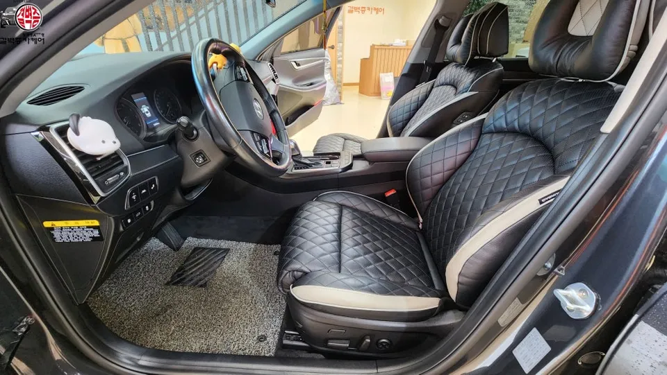 Hyundai Grandeur IG interior customization installation result