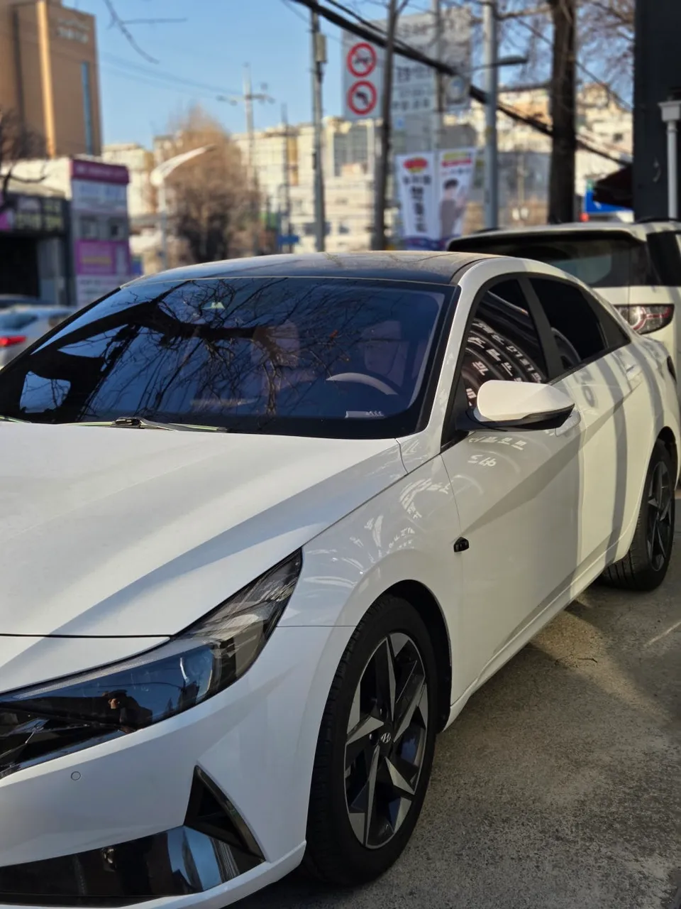Hyundai Elantra CN7のカーフィルム施工事例 施工写真 4-1