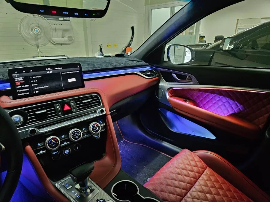 Genesis G70 ambient lighting - Genesis G70 Ambient Lighting Review: Seamless Integration photo 4