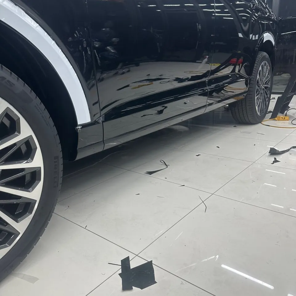 Hyundai Palisadeのカーラッピング事例｜クローム除去で印象激変 施工写真 3-2