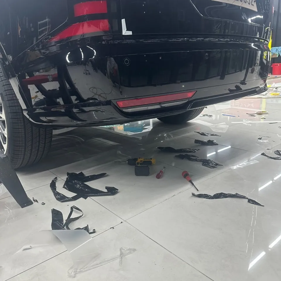 Hyundai Palisadeのカーラッピング事例｜クローム除去で印象激変 施工写真 1-3