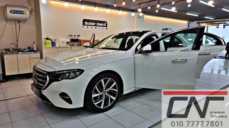 Mercedes-Benz E-Class W214 カーフィルム施工事例｜費用目安・仕上がり 写真