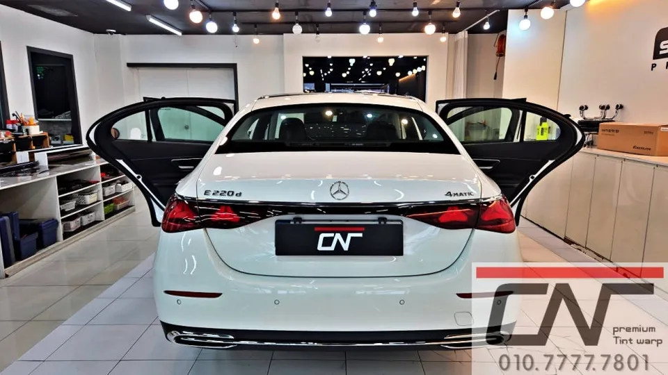 Mercedes-Benz E-Class W214 カーフィルム施工事例｜費用目安・仕上がり 施工写真 3-1