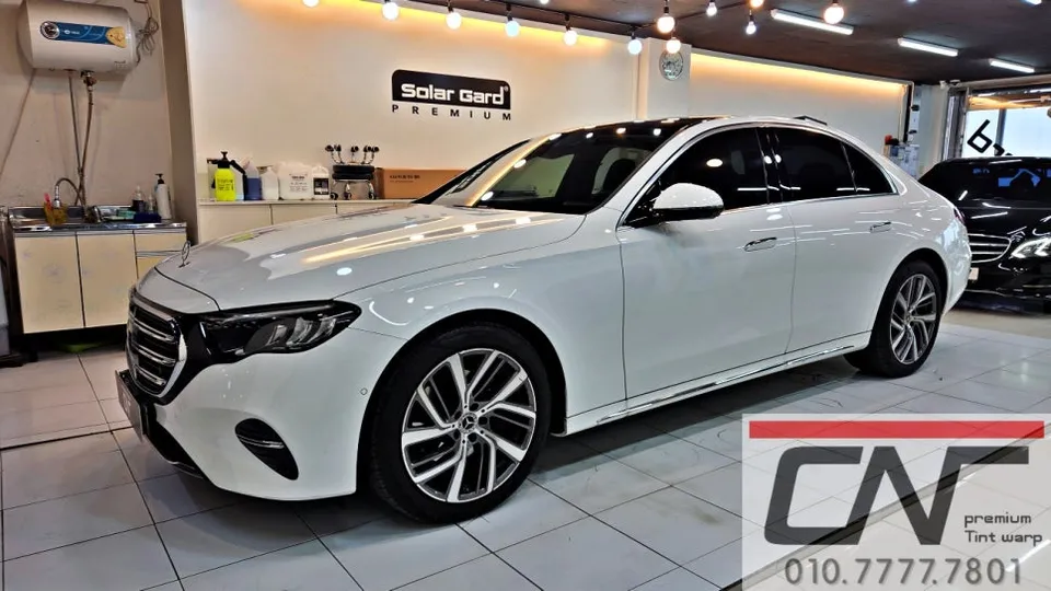 Mercedes-Benz E-Class W214 カーフィルム施工事例｜費用目安・仕上がり 施工写真 1-2